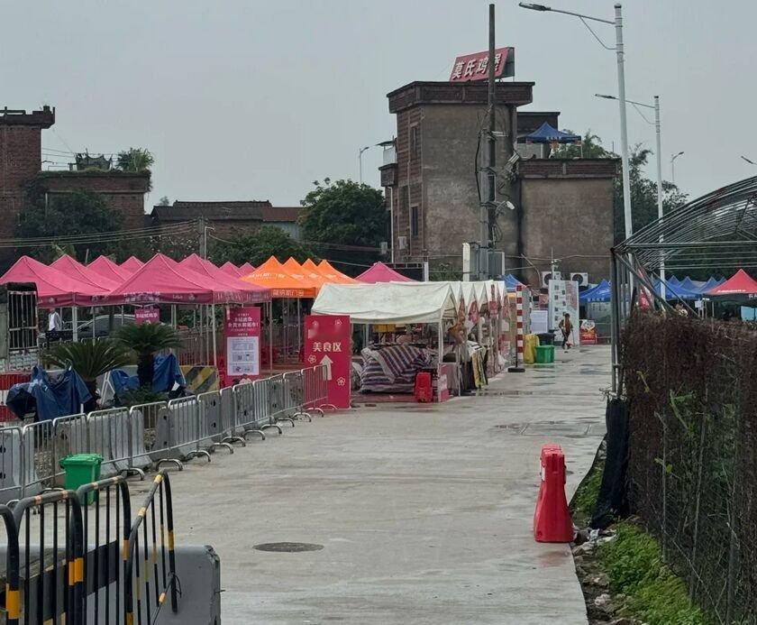 才火1个月就凉了？莫氏鸡煲无人排队，网友：迟早的事！ 