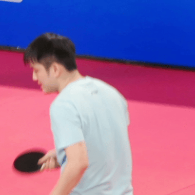 #樊振东 被球球袭击了# 收藏一些被球🏓打到的可爱瞬间[哈哈] #樊振东vs刘