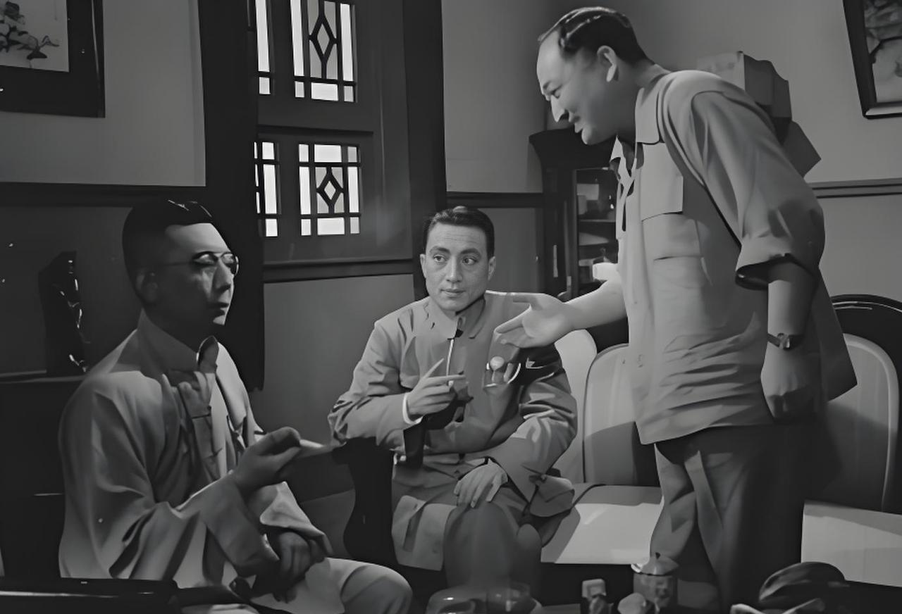 1950年1月，国民党空军对上海发动空袭，导致房屋被毁，数万市民无家可归，就在全