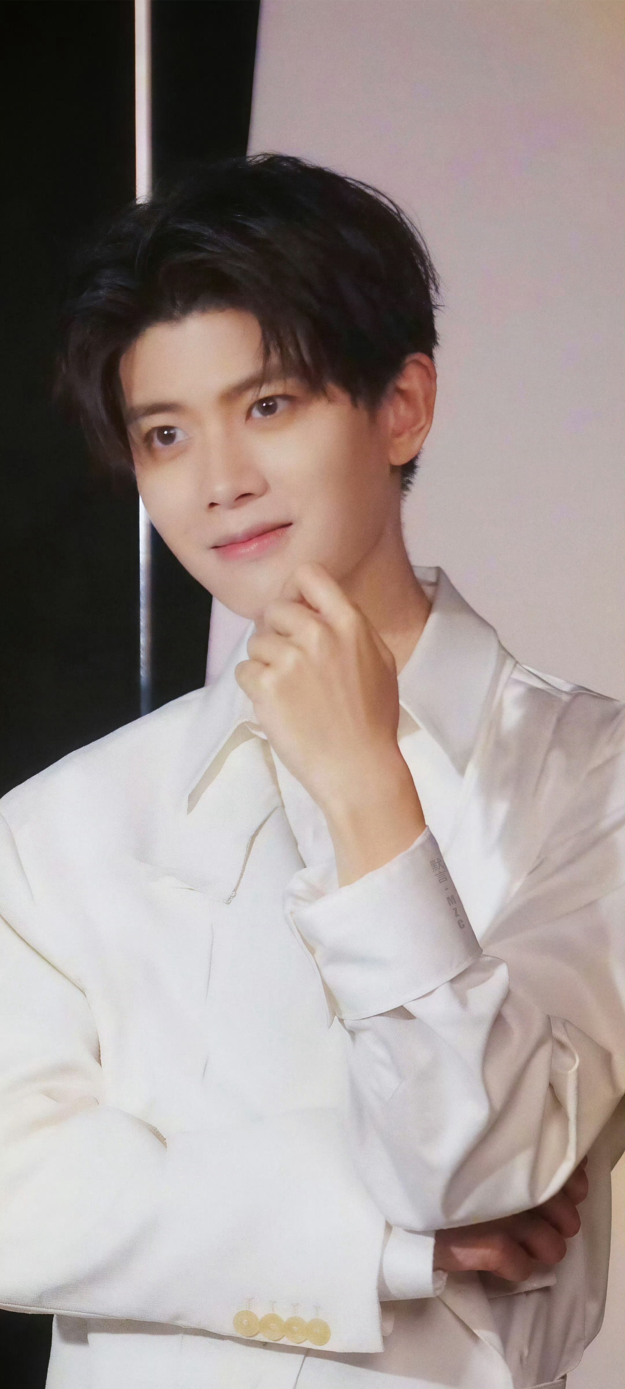 任嘉伦  ⓛⓞⓥⓔ₊˚🦋任嘉伦ᨦᨩ ໋☘︎ ݁˖你温暖可爱，充满活力，腼腆的阳