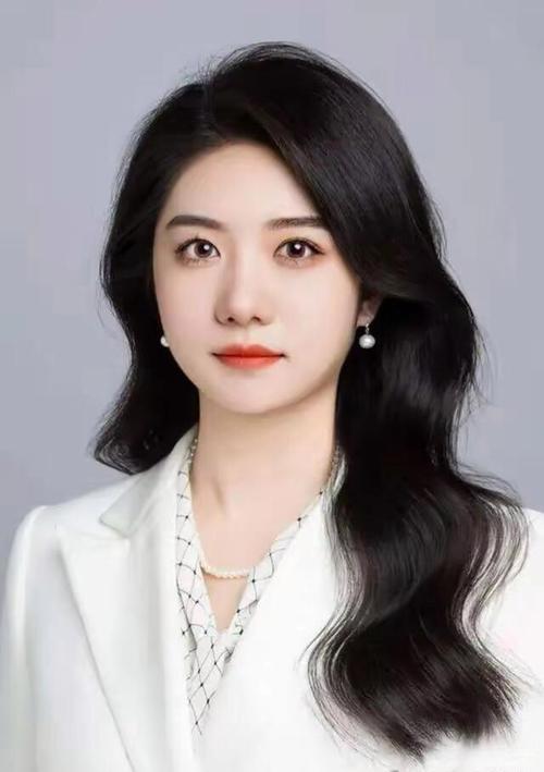 太令人痛心了，又一个知名人物去世，今年才刚刚31岁，她就是著名律师、泰和泰（西安