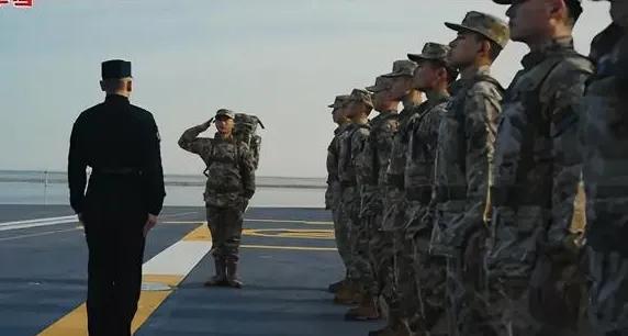 “中国军号”刻意提醒我们要看结尾的彩蛋，官媒这么急着想给我们惊喜，很少见呢，这其