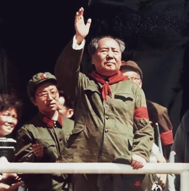 读万卷书
行万里路
毛主席读过的书你读过吗？
毛主席走过的路你走过吗？
毛主席知