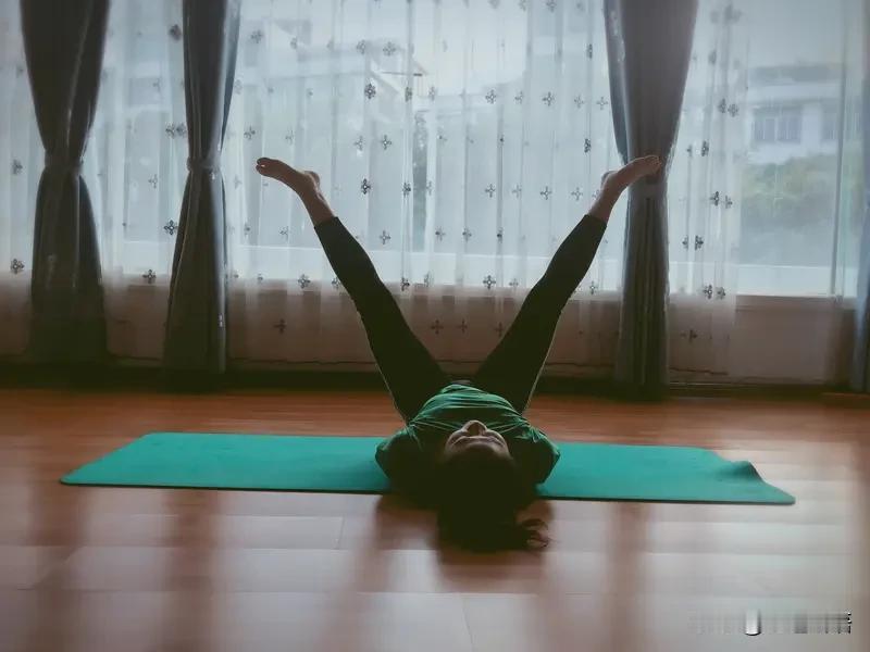 开春立个硬核小目标：专心炼胯骨肌肉，把核心练稳，早日告别腿软无力！走路带风、下蹲