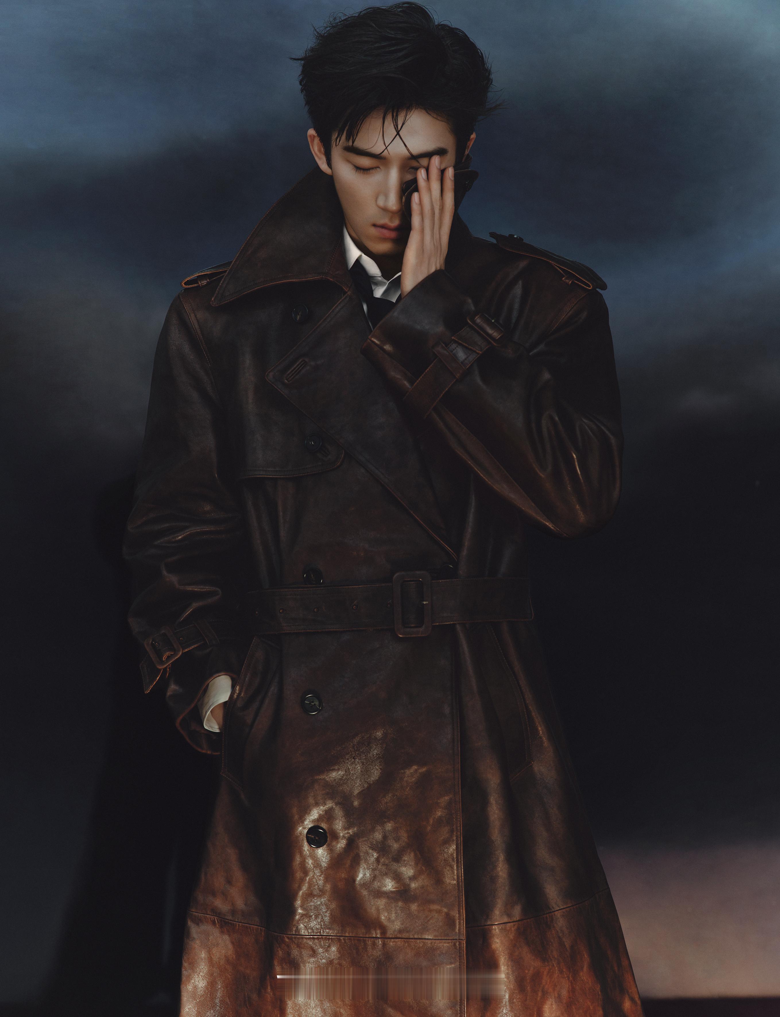 解锁新刊 ！来自星越的全新封面亮相   ～   刚拿下蒂芙尼合约便火速送上一刊宣