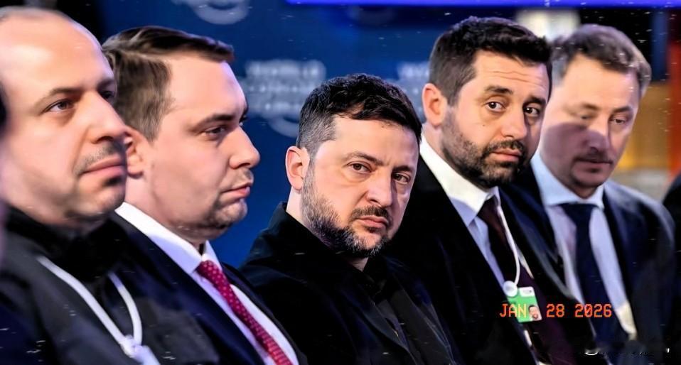 泽连斯基在领土态度问题上做出了巨大让步！乌克兰外长瑟比加在27号表示，乌克兰总统