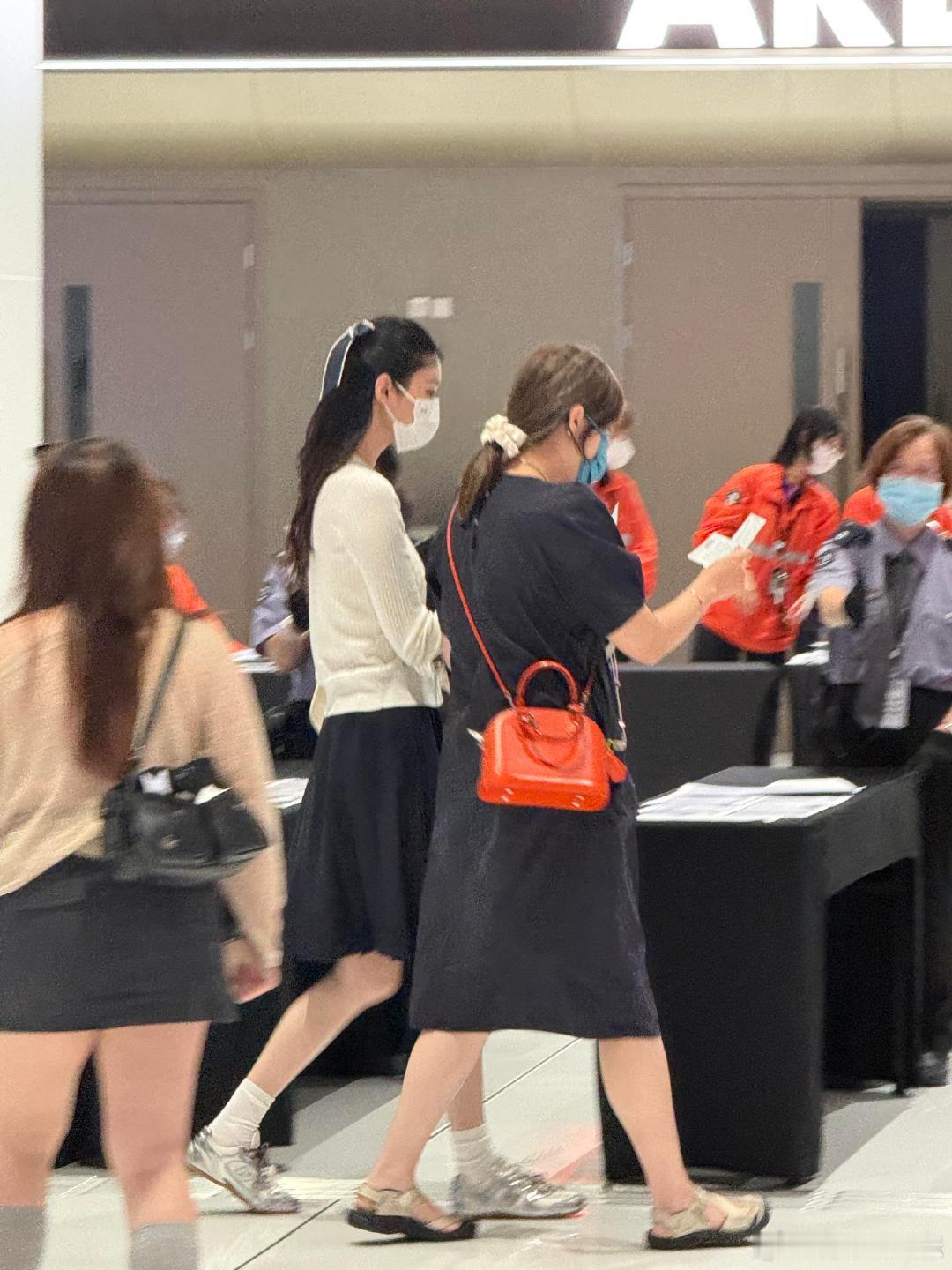 奚梦瑶去看EXO演唱会了奚梦瑶看EXO演唱会上一场澳门演唱会的时候还有人问奚梦瑶