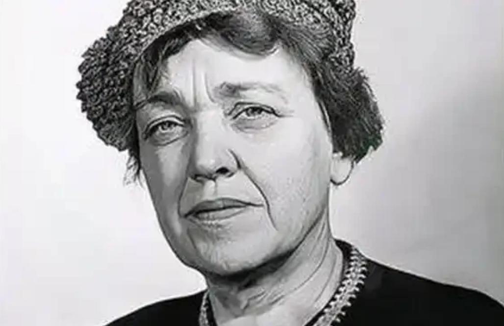 1950年，史沫特莱病逝于英国伦敦，她的遗嘱骤然震动北京：全部财产赠予朱德，唯愿