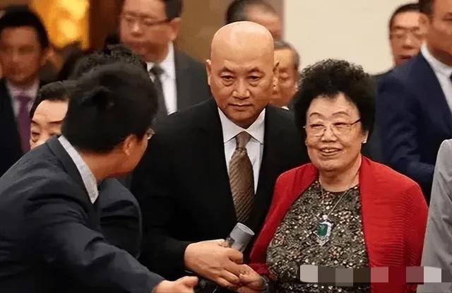 明明好端端的，陈丽华为何会突然去世？

听到陈丽华去世的消息后我反复确认了好多遍