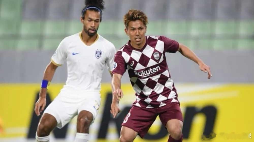 亚冠精英联赛半决赛堪称一场“矛盾之争”，充满了戏剧性的看点。一边是状态火热、士气