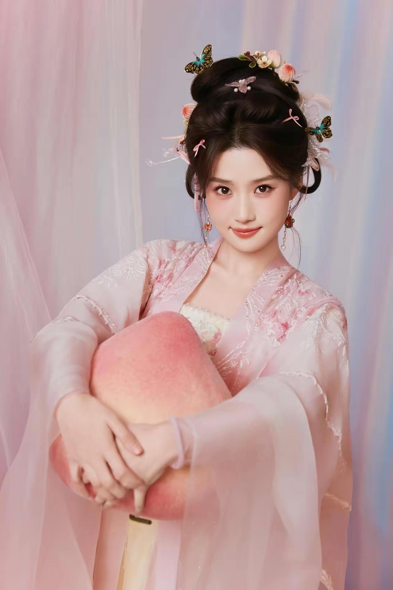 [送心]卢昱晓，跨年演唱会造型，好好看[舔屏]
等下，这主题是——蜜桃成熟时？[