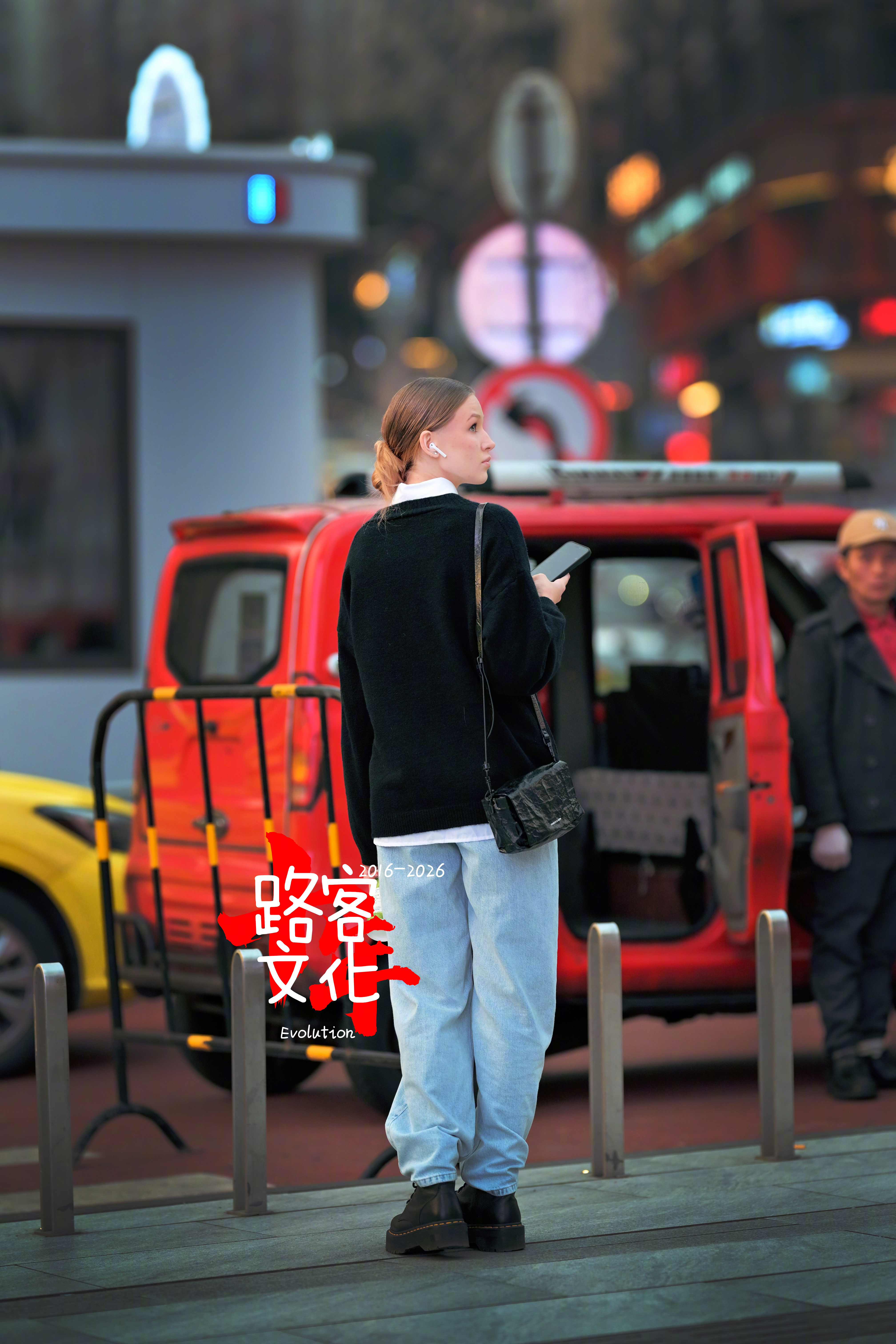 其实小姐姐坐一下“拜拜车”也可以啊！ 