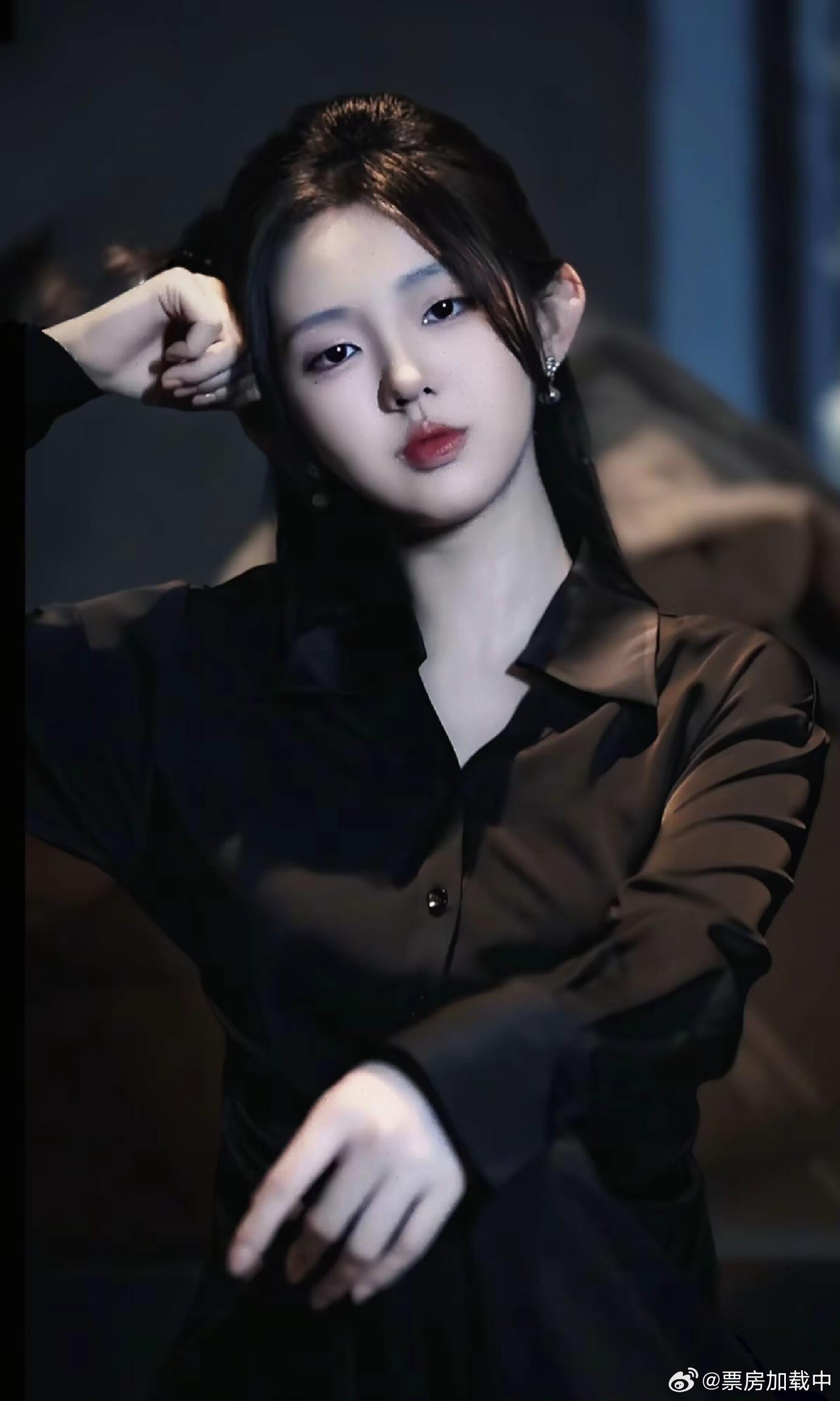 以为李柯以是跨界结果是老本行柯以宝宝每一部剧衣服真是都太好看了，行走的衣架！！特