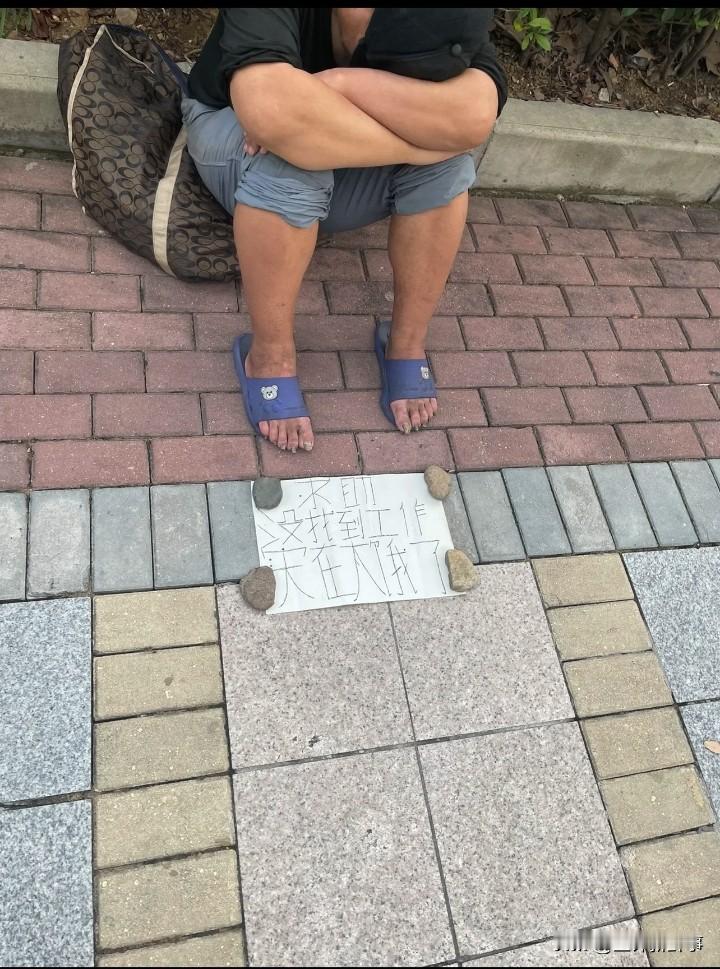 不知道说啥
第一次看到时很感慨，再看到时，继续感慨