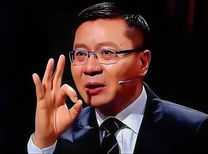 张维为：中美若开战，第二天全世界就会发觉，美国不再是超级大国！

把这句话放在2