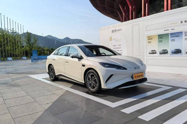 比亚迪海豹06EV售价10.98万起 6月24日，比亚迪海豹06EV正式上市，新