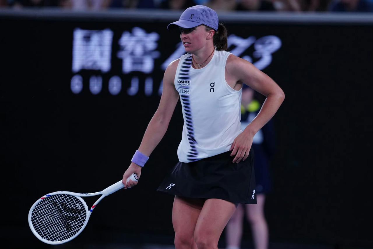 斯瓦泰克此前六次澳网最佳成绩为八强，这次应该不会吧！
昨天澳网32进16，斯瓦泰