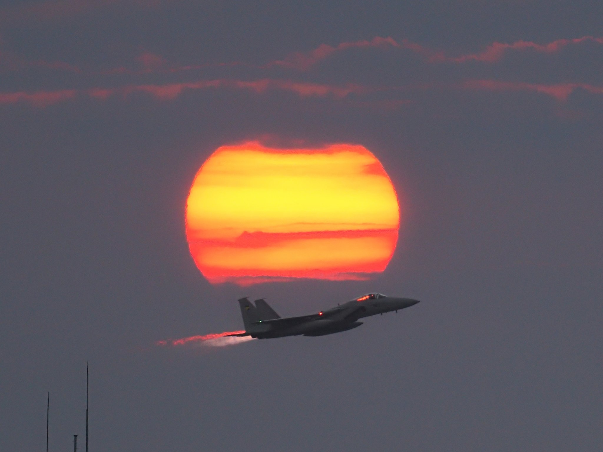 小松基地,夕阳下的F-15 和F-35每天认识一件兵器 烽火问鼎计划 ​​​