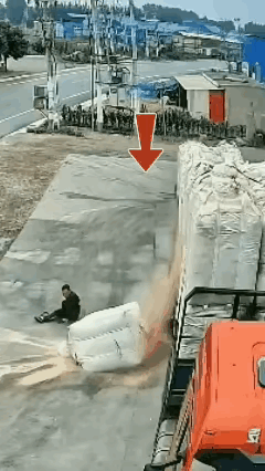 运气来了挡也挡不住，居然从死神手底下逃生

     生活中有些事看着再正常不过