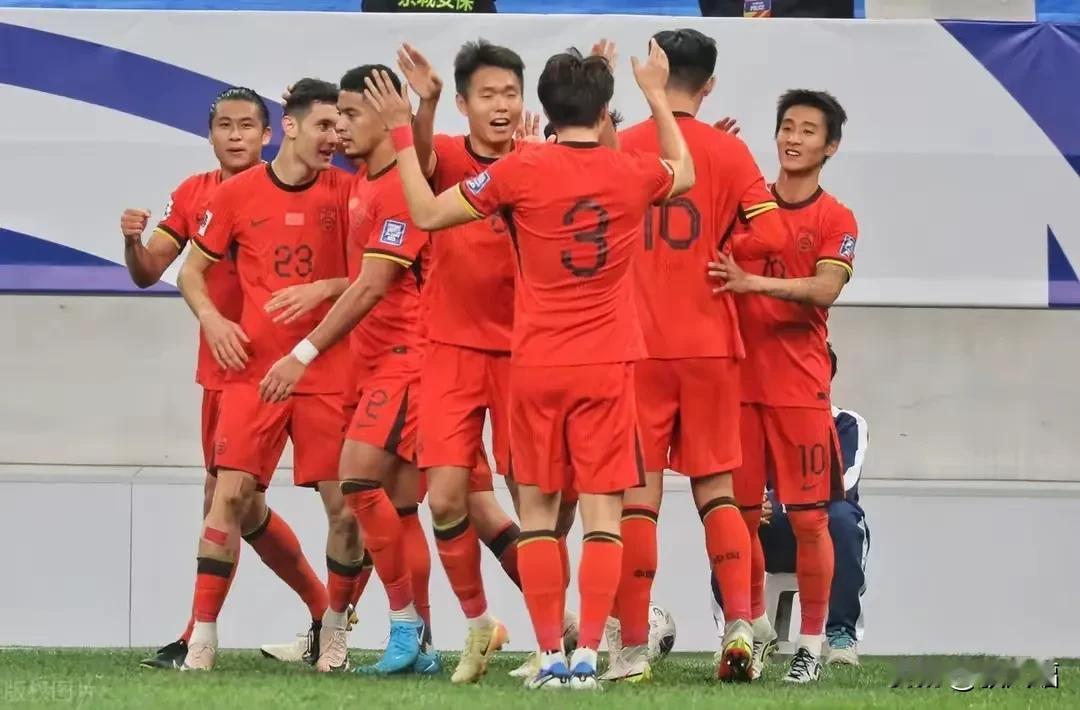 18强赛-拜合拉木张玉宁联袂 终场前丢球 国足2-1印尼终结连败在青岛主场取首胜