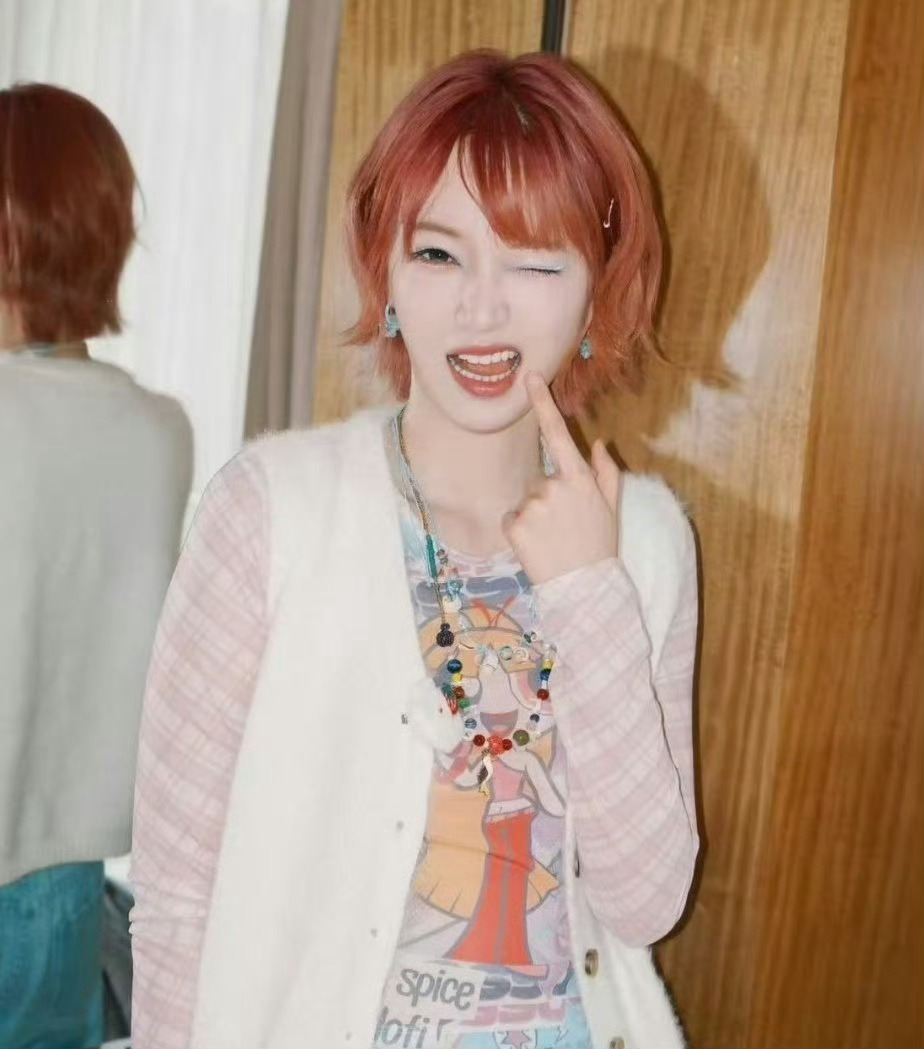 黄灿灿浪姐直播闯祸哈哈哈 好真实啊 不过假唱不好吧 