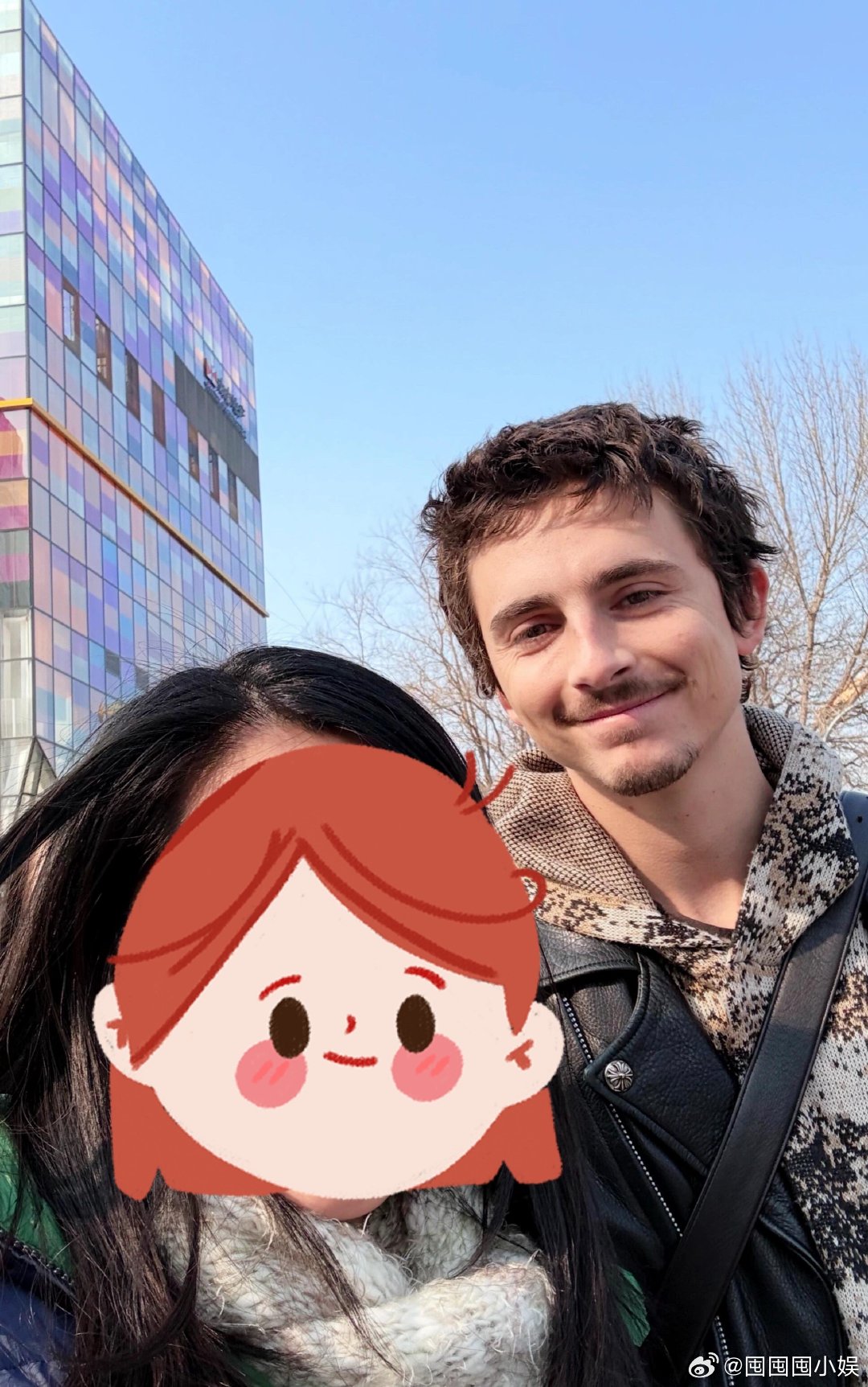 网友三里屯偶遇甜茶网友北京三里屯偶遇甜茶网友三里屯偶遇甜茶，在等红绿灯的时候被路