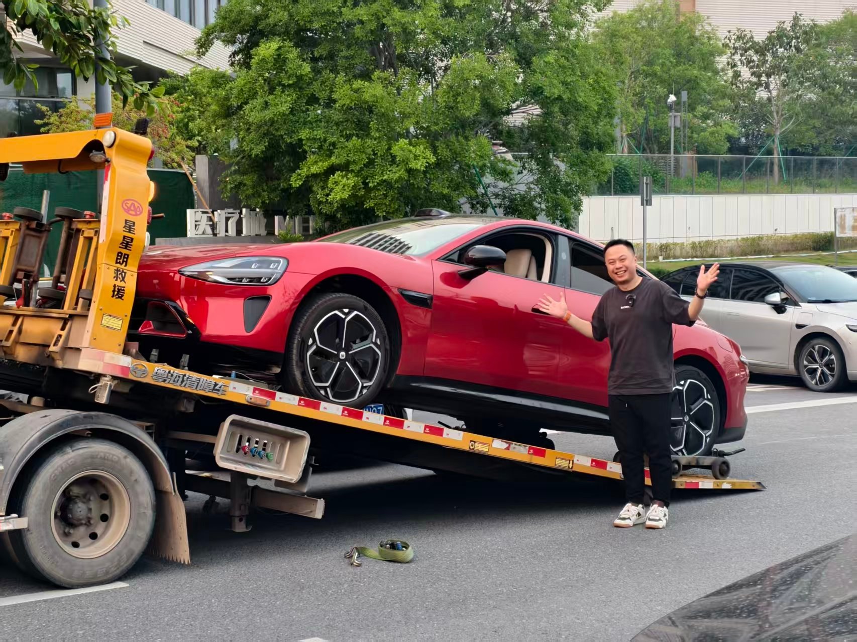 我们把小米跑趴了 小米su7