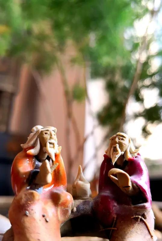 人与人交往
距离产生美感

君子之交，淡若流水
彼此安好，互不叨扰

偶有相聚，