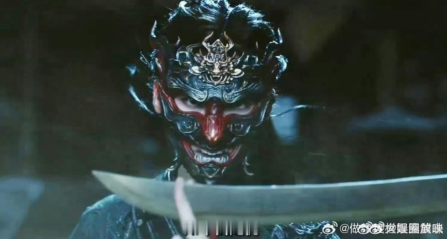 想到龚俊捡剑的样子就想笑龚俊开大有多帅，捡剑就有多好笑！脑补苏暮雨大战后满地摸剑