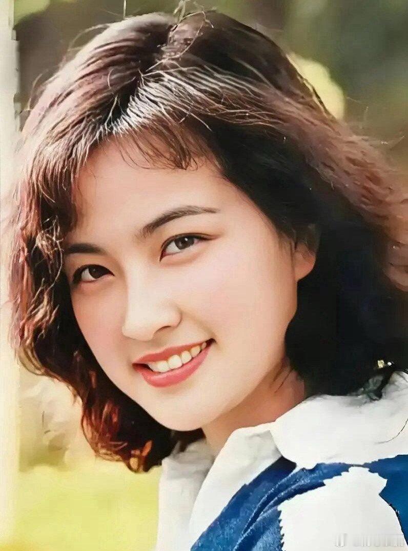 刘晓庆大女主状态的人间清醒 鲁豫访谈里聊到大起大落她那个语气像是在说别人的事。红