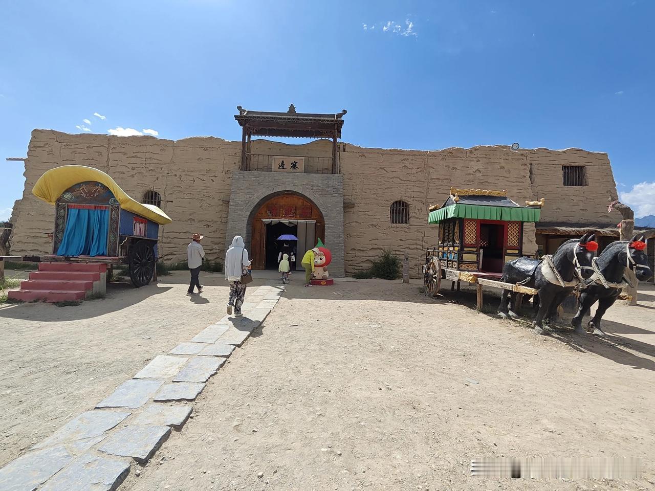 人在旅途看到的风景（十一）
镇北堡西部影城、宁夏沙湖、通湖草原沙漠旅游区、银川鼓