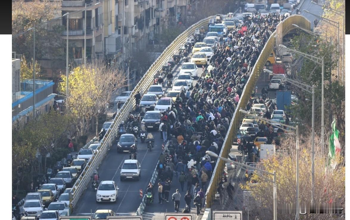 伊朗总统承诺与抗议者“携手共进”解决问题
洲哥讲时事 2026年1月10日，伊朗