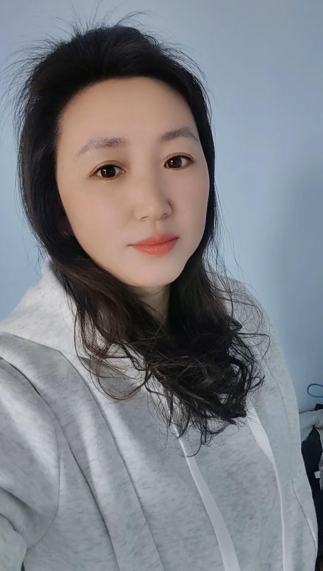 远看衣品，近看颜值，久看人品，能够同行的人，比风景更重要，在这个爱意随风，互相试