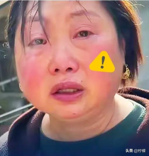 看着真叫人心疼。
听她一解释，心里更不是滋味了。
那些死死盯着别人金耳环的人，到