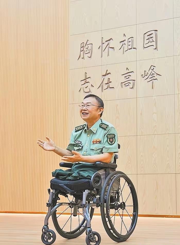 这才是我们该追的顶流偶像
从来都藏在为国攻坚的科研阵地里。7月29日，中宣部正式