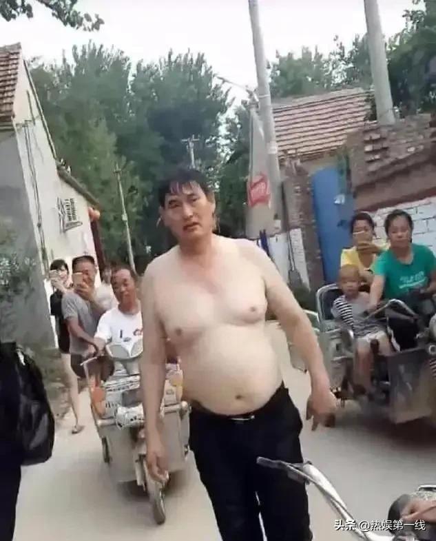 50岁大衣哥朱之文又火了！面对全网模仿热梗，他的回应只有8个字，网友：这才是真清