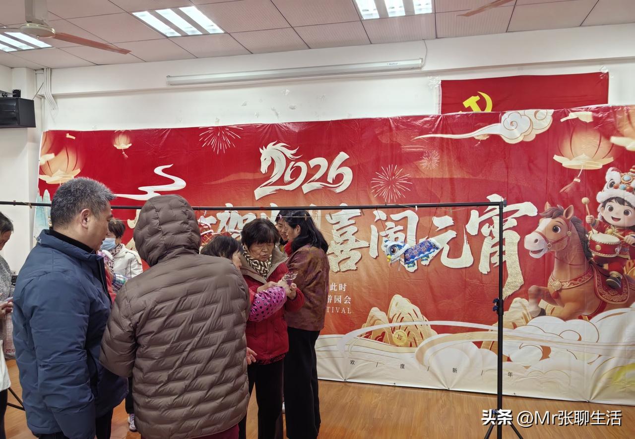 打开头条的一瞬间，看到一条感兴趣的内容，随后头条自动刷新，后退的瞬间发现那个感兴