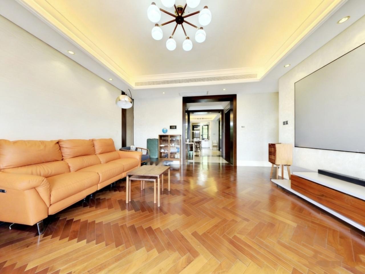 园区双湖板块仁恒海和院总高8层洋房，中间楼层，目前小区报价最低的，业主想近期卖掉