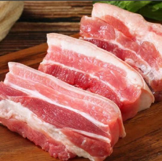 猪肉怎么突然“不香了”？饲料大王刘永好一句话把真相捅了出来：现在餐桌上的猪肉，很