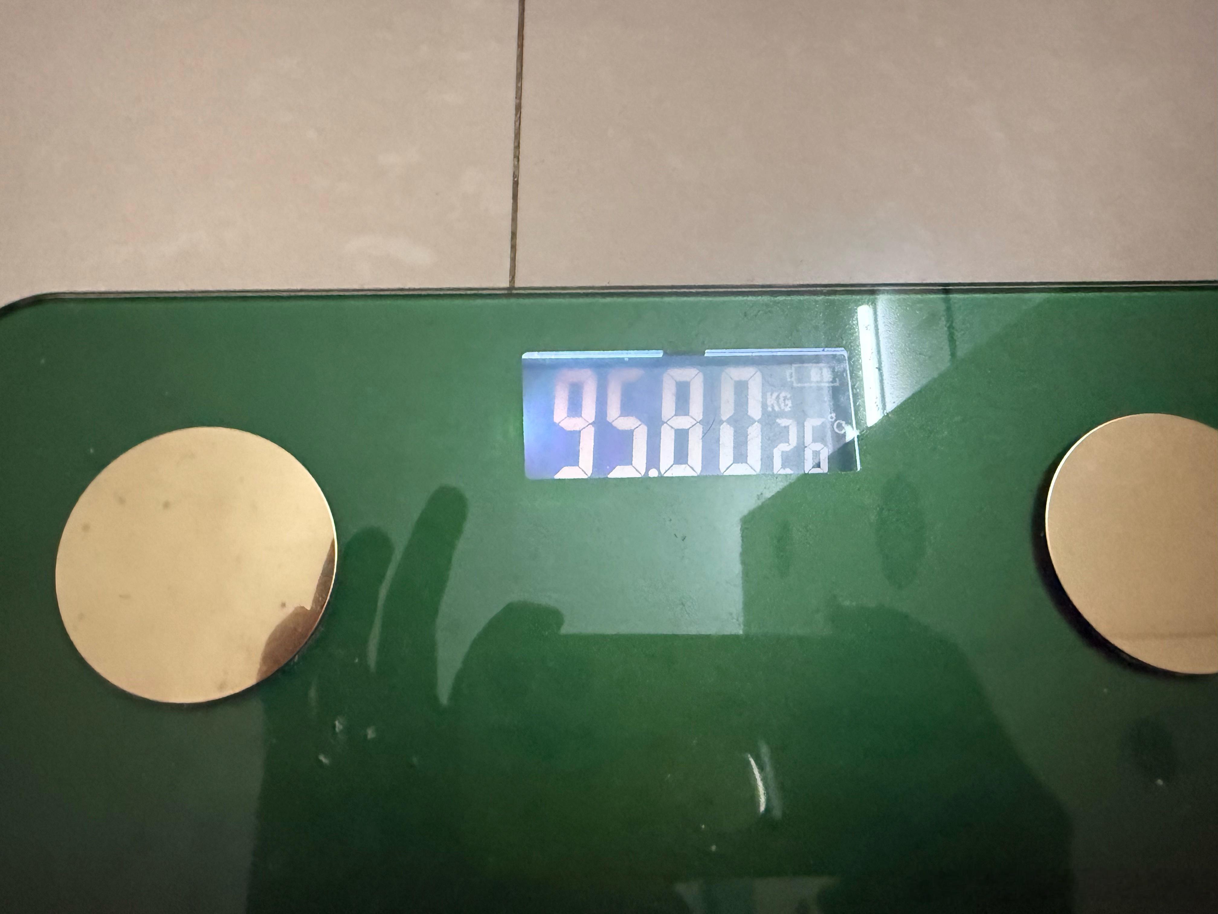 这几天吃吃喝喝还吃宵夜…昨天控制了一天！今天恢复到最轻状态了…目测明天有机会 1