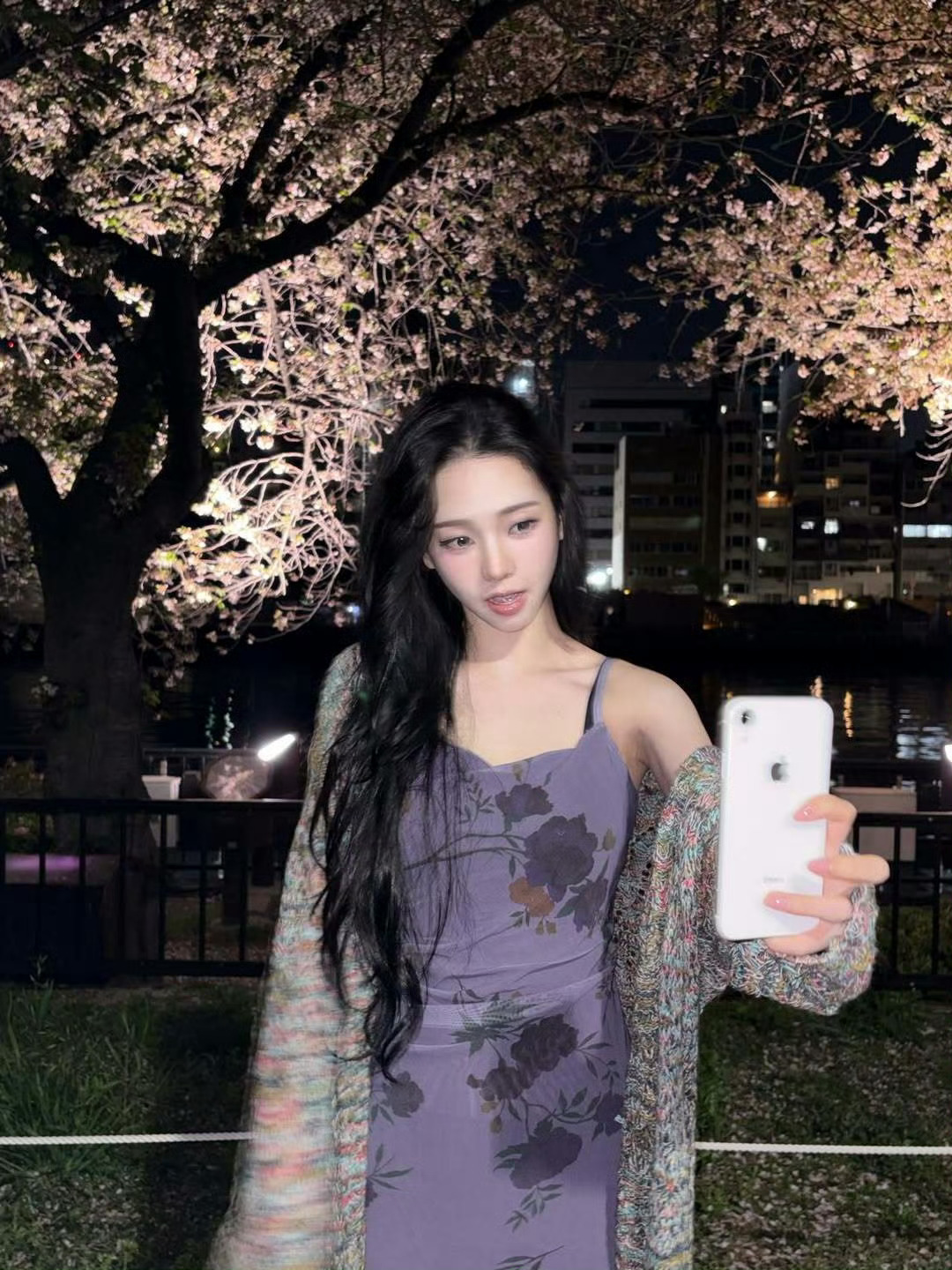 柳智敏 一个特别喜欢在樱花树下拍照的小女孩 