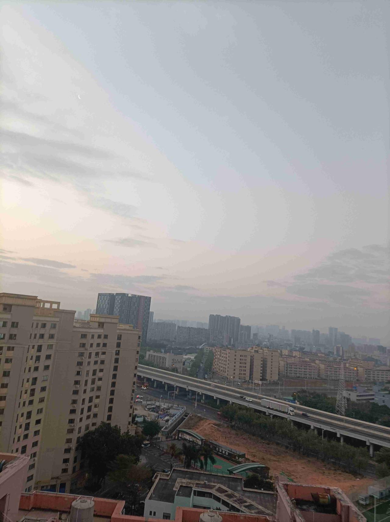 我的今日状态：😁轻松愉快
我这里的天气：☀️晴天深圳今天雾转晴，气温15度到2