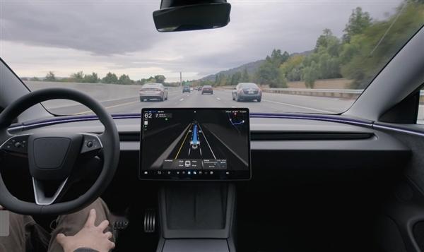 满血版特斯拉FSD最早2月在中国获批当地时间周四，马斯克在达沃斯世界经济论坛上表