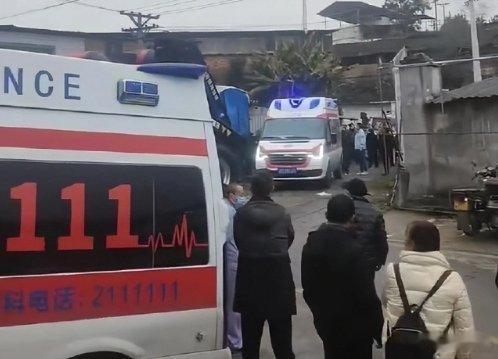 【 四川5人清理化粪池4人遇险身亡 】据大风新闻：2月22日，四川省自贡市大安区