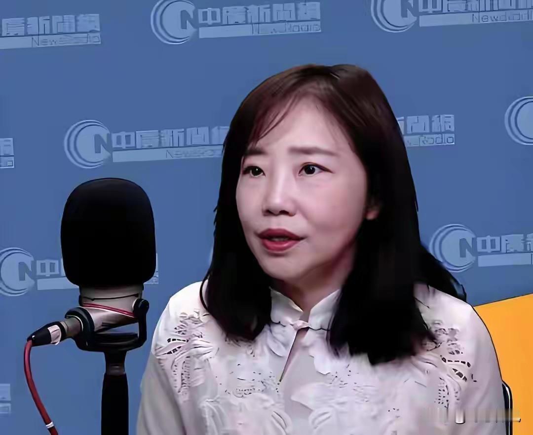 忍无可忍！郑丽文终于敲打侯友宜，还拉来20年姐妹助阵
 
这哪是简单的人事调整，