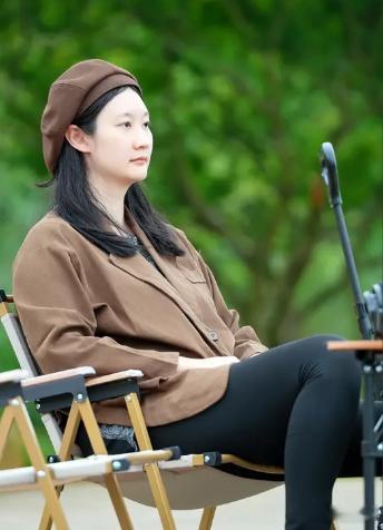 金靖的综艺场，撒娇是天赋也是本事 金靖大概是内娱最懂撒娇哲学的女明星。那句撒娇女