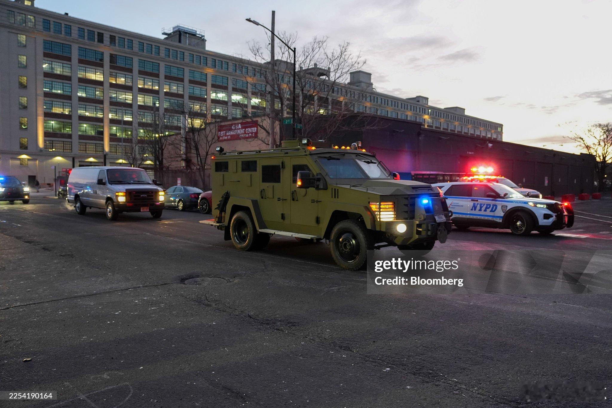 马杜罗出庭 马杜罗乘坐的是 Lenco BearCat G2，标准的城市战术装甲