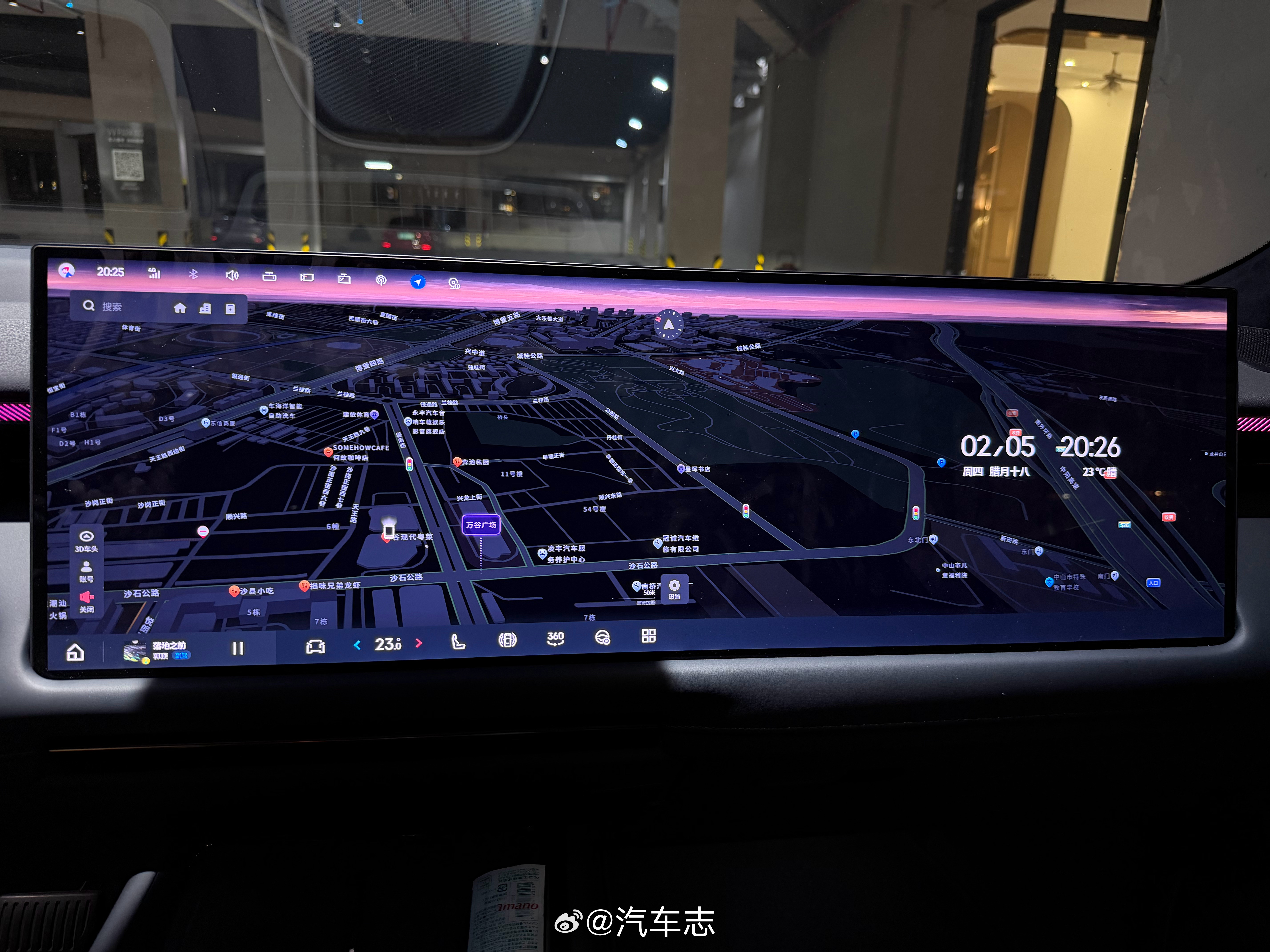 领克900大连屏的地图融合做的很好👍主驾副驾连贯拓展了地图的可视面积，很沉浸很
