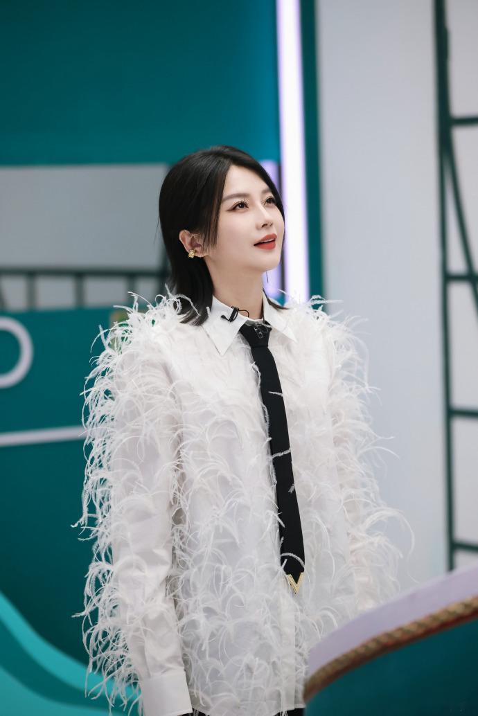 #吴恙Yamy不知浪姐初舞台标准##吴恙Yamy大胆开麦# ​​​浪姐的评判标准