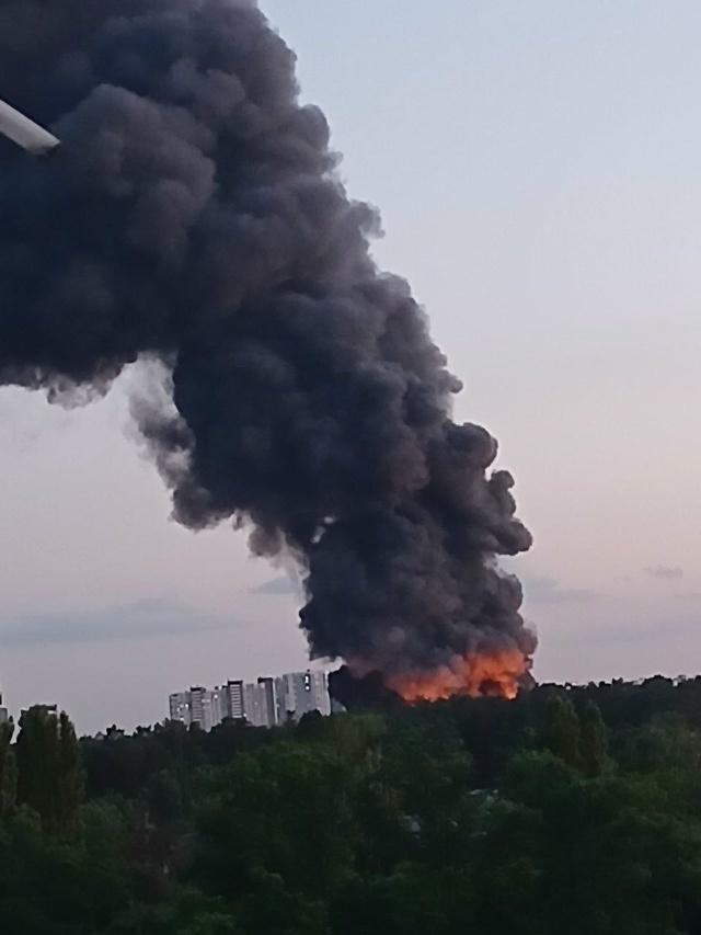 “俄罗斯出大事了，开始进口石油制品！”央视新闻报道称，当地时间6月30日，俄罗斯